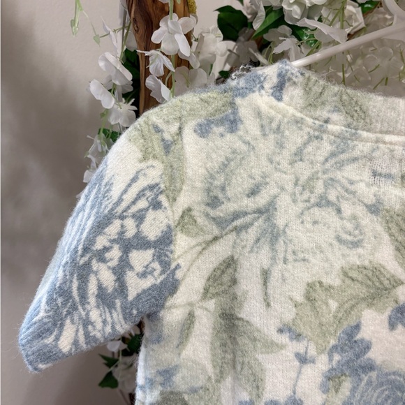 Joie Floral Crew Neck Short Sleeve Sweater 🦋 - Picture 5 of 6